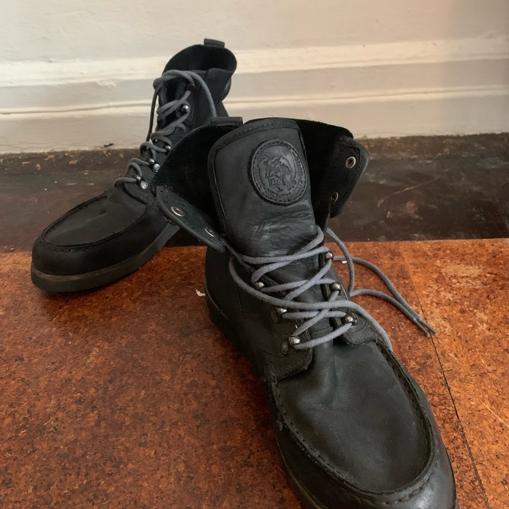 Black diesel boots